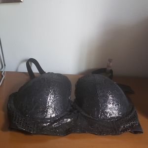 Lace Deep metalic V plunge 34D